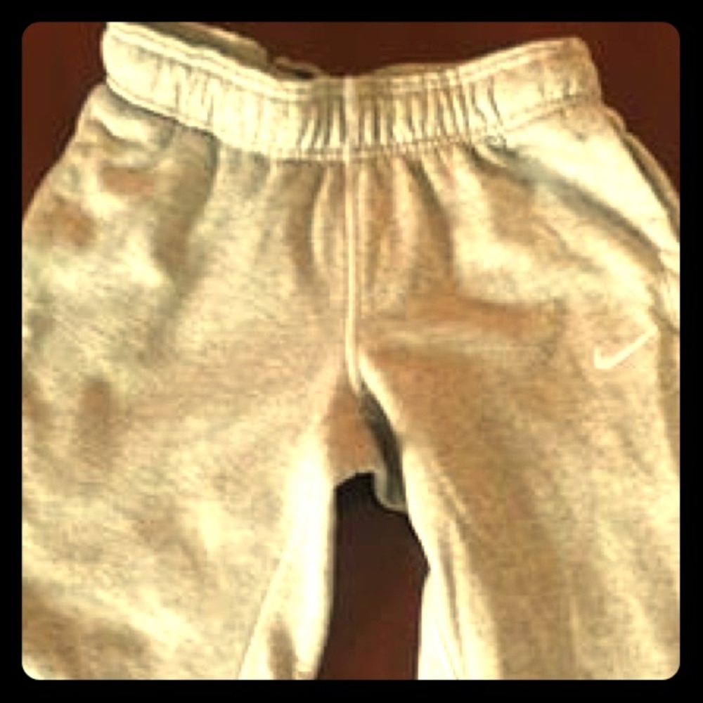 Nike therma-fit sweats